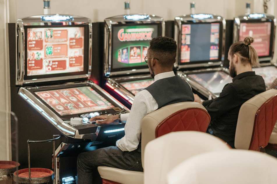 prismcasino-uk.com